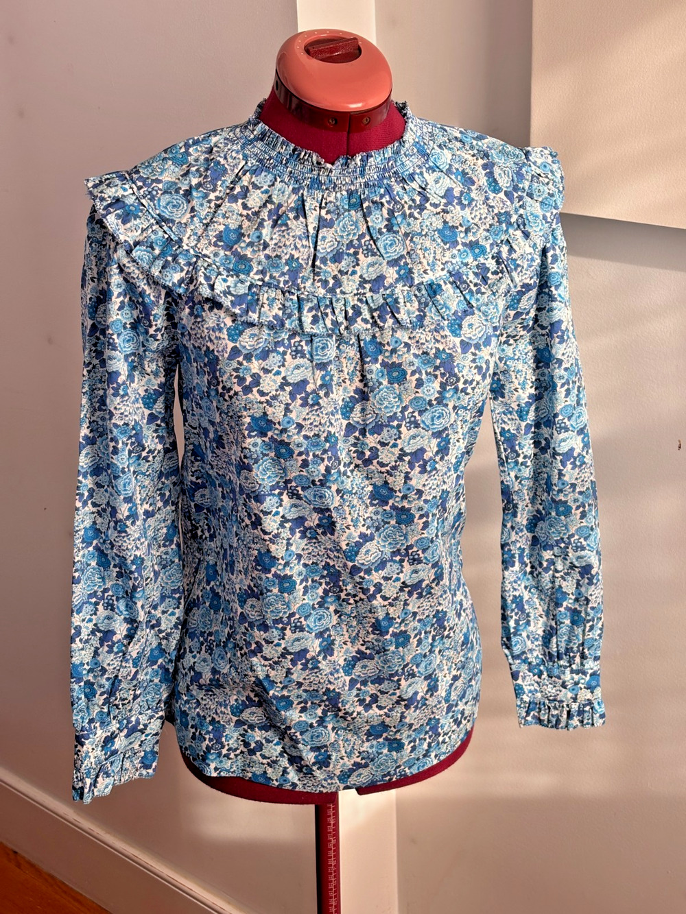 J Crew Liberty London Blouse Womens XXS FITS 6 Blue Floral Smocked Ruffle Cotton